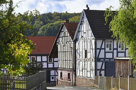 1133 wurde der Bauerbach erstmals urkundlich erwähnt und gehört seit 1970 zur Universitätsstadt Marburg. © Georg Kronenberg