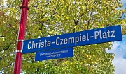 Straßenschild am Christa-Czempiel-Platz