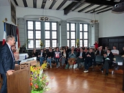 Oberbürgermeister Dr. Thomas Spies hieß die Gäste zum Festakt anlässlich des 55-jährigen Jubiläums der Städtepartnerschaft zwischen Marburg und Poitiers herzlich willkommen.