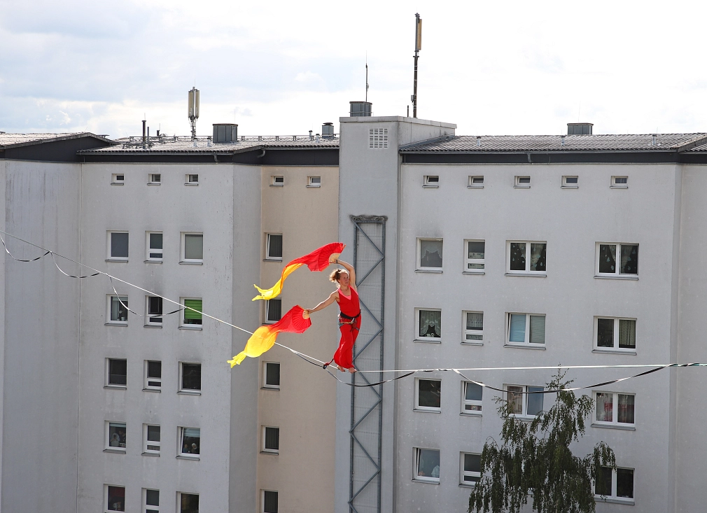 8_Slackline-Event 2024_Foto Stefanie Ingwersen, Stadt Marburg.jpg