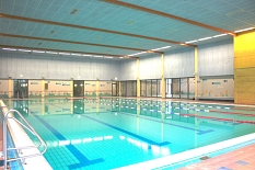Sportbecken ohne Schwimmer. © Universitätsstadt Marburg