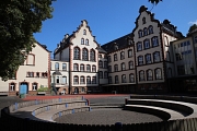 Auch in die Martin-Luther-Schule wird investiert. Rund 2,5 Millionen Euro wird die Stadt Marburg hier für bauliche Maßnahmen ausgeben.