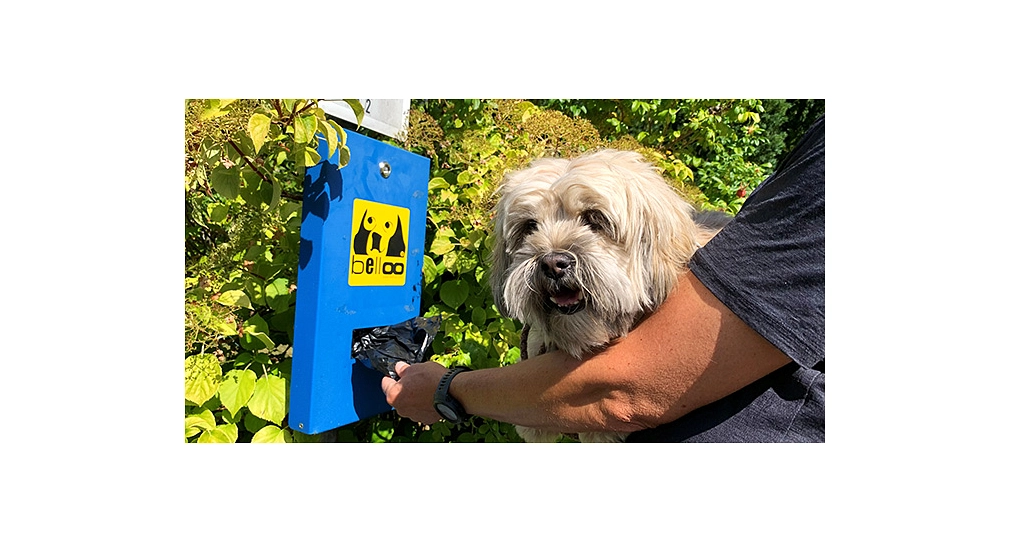 Beutelspender mit Hund.jpg Zahlreiche Beutelspender helfen aus, wenn der Beutel versehentlich zu Hause vergessen wurde. © DBM, Sonja Stender