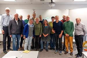 Bürger-innen-Carsharing. Eine Gruppe Personen von Bürger*innen Carsharing.
