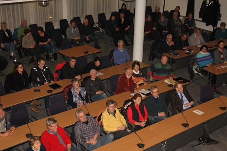 Gut 60 Interessierte kamen in den Stadtverordnetensitzungsaal. © Stadt Marburg, i. A. Heiko Krause