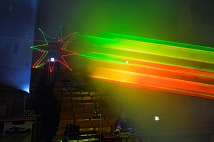 Die Laser-Show im Fachbereich Physik bot faszinierende Farbenspiele.