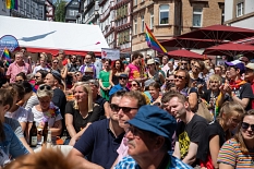 CSD Mittelhessen 2019 - 3000 Menschen feiern auf dem Marburger Marktplatz © Patricia Grähling, Stadt Marburg