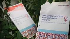 Den Marburger Aktionsplan zur EU-Charta gibt es ab sofort auch in englischer Übersetzung.