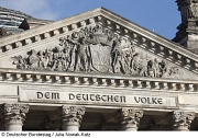 Deutscher Bundestag, Reichstagsgebäude, Inschrift "Dem deutschen Volke"