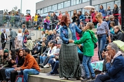Die Musik im Tiefhof des KFZ motivierte 2021 auch einige Zuschauer*innen zum Tanzen.