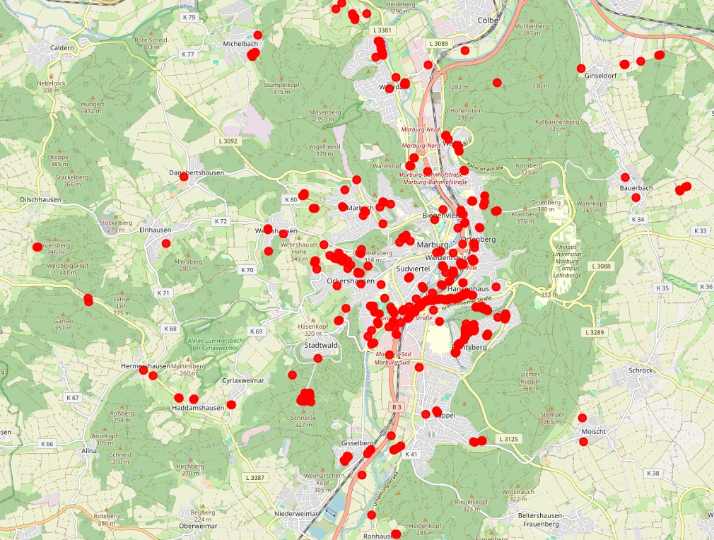 Der Kartenausschnitt zeigt den Befall des Eichenprozessionsspinners im Marburger Stadtgebiet durch rote Punkte.