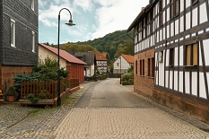 Fachwerkhäuser bestimmen das Dorfbild von Hermershausen. © Ole Widekind, i. A. d. Stadt Marburg