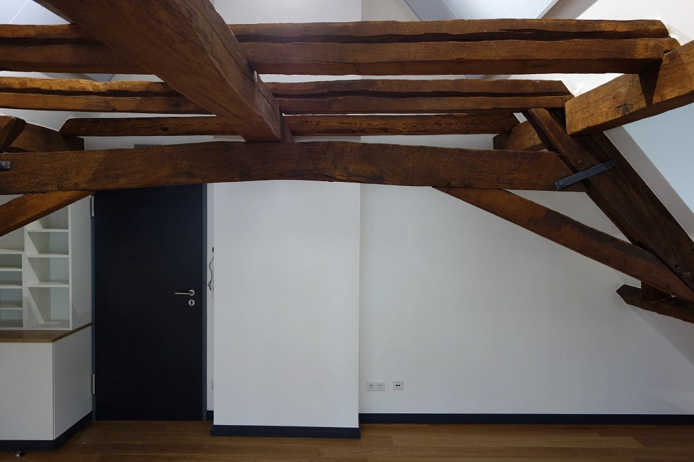 Freigelegte Dachbalken Dachgeschoss