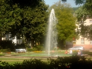 Friedrichsplatz mit zentraler Brunnenfontäne