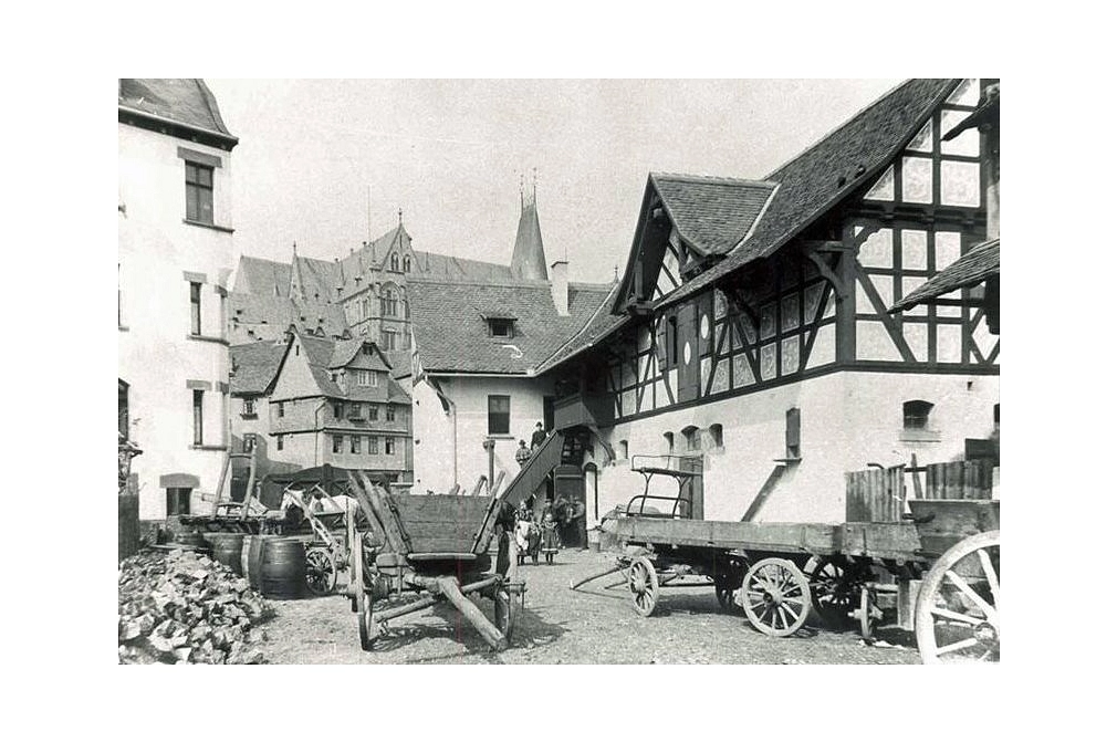 Historisches Foto der Remisen aus dem Jahr 1899 in schwarz-weiß