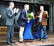 Oberbürgermeister Dr. Thomas Spies zeichnete Heiko Hampl bei den Marburg Open mit dem Historischen Stadtsiegel aus. Mit dabei Hessens Sportminister Peter Beuth.