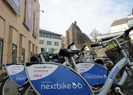 In Marburg können alle Menschen pro Ausleihe kostenlos 30 Minuten mit dem Verleihsystem Nextbike Fahrrad fahren. © Universitätsstadt Marburg