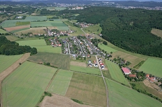 Luftbild Cyriaxweimar mitten im Grünen © Bernd Weimer