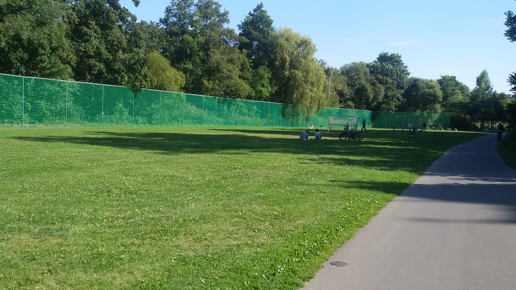 Lahnvorland Bolzplatz Lahnvorland Bolzplatz mit neuen grünen Ballfangnetzen © Universitätsstadt Marburg Fachdienst Stadtgrün, Silvia Vignoli