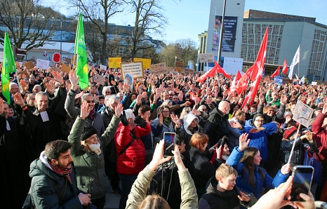 Rund 16.000 Menschen demonstrieren in Marburg gemeinsam gegen Rechtsradikalismus. © Patricia Grähling, Stadt Marburg