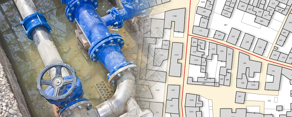 Marburg-Wärmeplanung_iStock-1334491787 Die Grafik zeigt eine Baustelle mit Leitungen und großen Rohren sowie die Skizze eines Stadtplans. © iStock/Francesco Scatena