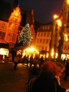 Marburger Weihnachtsmarkt Marktplatz mit Rathaus schön beleuchtet