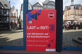 Mit der Plakat-Aktion „Laut ist OUT – aus Rücksicht auf die Nachbarschaft“ wirbt die Stadt für mehr Rücksichtnahme. © Stefanie Ingwersen, Stadt Marburg