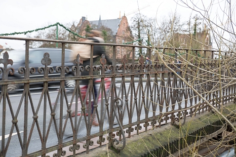 Radverkehr auf der Weidenhäuser Brücke © Stadt Marburg, Patricia Grähling