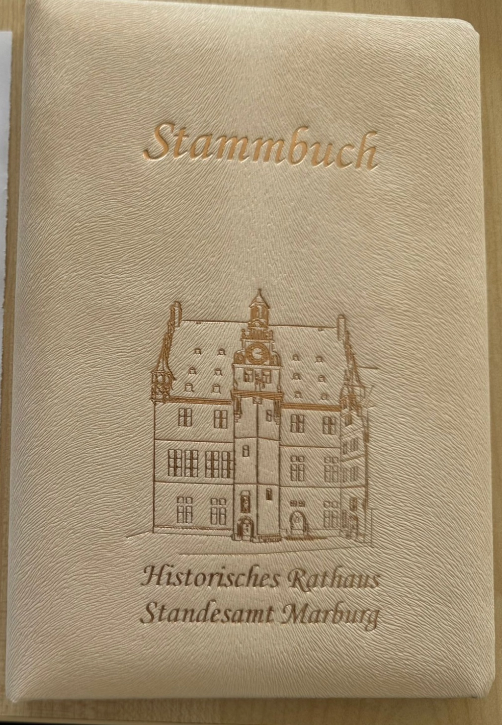 Rathaus Magnus beige 33,00 Euro
