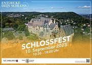 Das Plakat zum Schlossfest zeigt eine sommerliche Drohnenaufnahme vom Schloss.