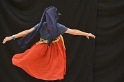 Kursfoto Dozentin Selina Senti, Aufnahme einer  tanzenden Teilnehmerin während des Kurses