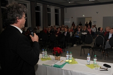 Bürgermeister Dr. Franz Kahle begrüßte die gut 70 Interessierten. © Heiko Krause, Universitätsstadt Marburg