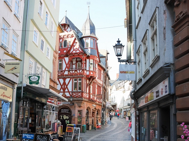 Blick in die Wettergasse in der Marburger Oberstadt