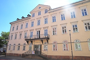 Stadtbücherei Marburg Große Außenansicht des Gebäudes der Marburger Stadtbücherei