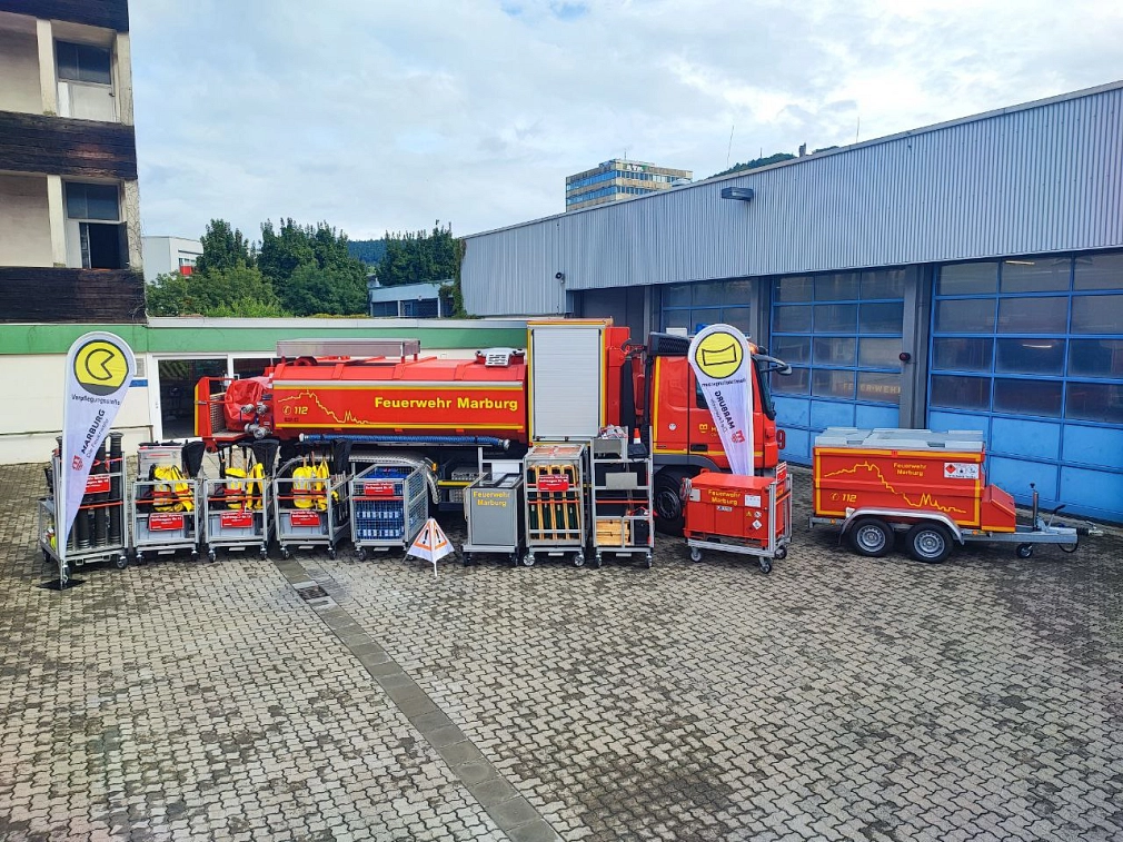 Das Bild zeigt einen Teil der Ausrüstung der Feuerwehr.