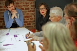 Intensiv und konzentriert setzten sich die Workshop-Teilnehmer*innen mit Fragen rund um „Infrastruktur und Soziales“ auseinander.